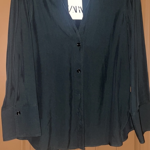 Zara Button-Up - Picture 6 of 6